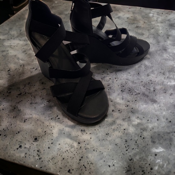 Torrid Black Stretchy platform wedge sandals. Zip up heel. Easy on off. 9.5 Wide - Picture 10 of 15
